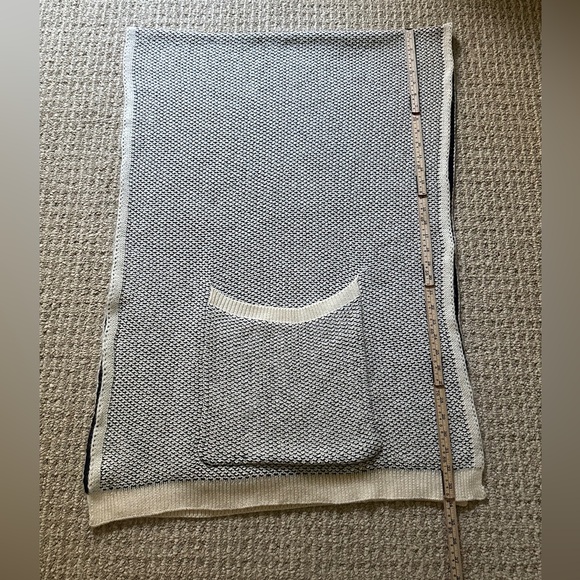 Indigo shawl with pockets - Picture 7 of 8